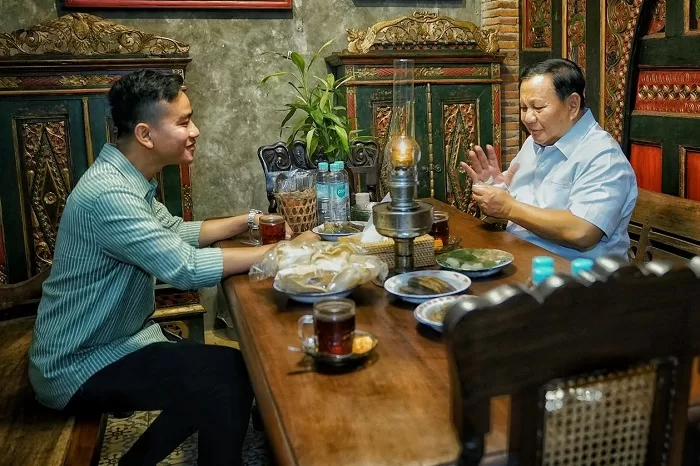 Ketua Umum Parta Gerindra Prabowo Subianto bersama Wali Kota Surakarta Gibran Rakabuming. (Dok. Tim Media Prabowo Subianto)